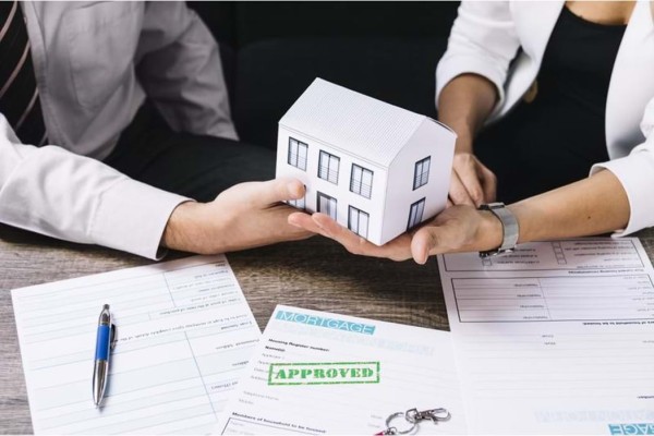 công chứng nhà đất chủ nhà thi hành án tù
