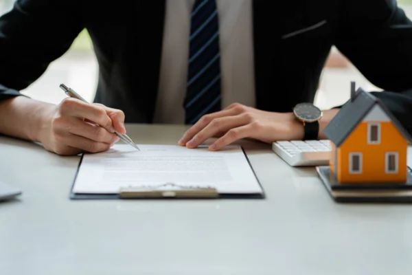 Các loại nhà bắt buộc công chứng thuê