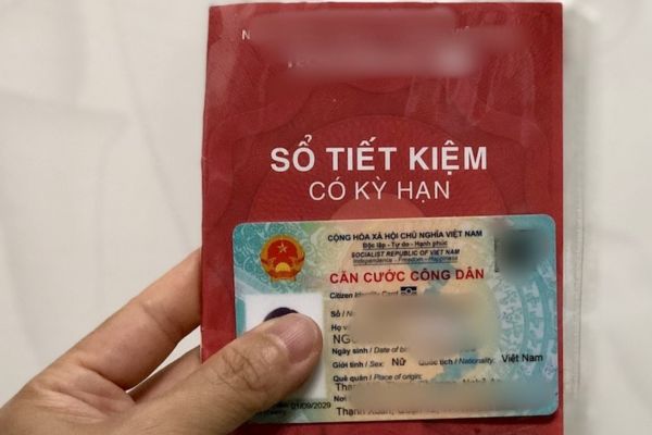 Cha mẹ gửi tiết kiệm cho con