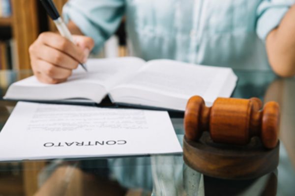 tranh chấp hợp đồng lao động