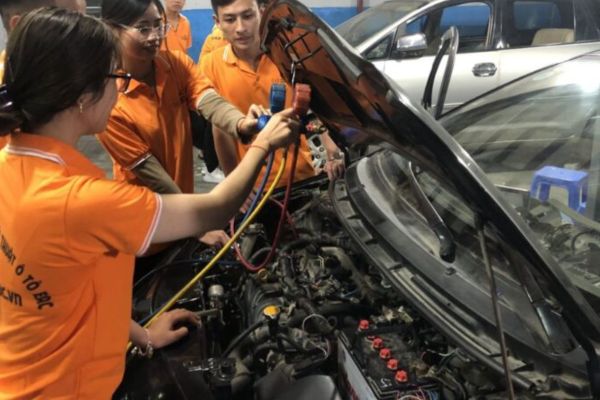 Kiểm tra hệ thống lái