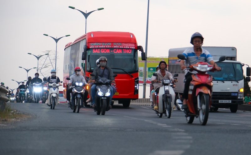về quê làm việc